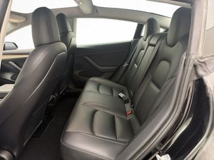 Tesla Model 3 bild 29