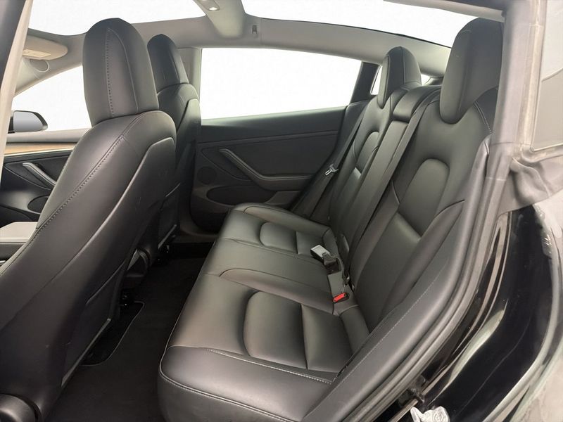 Tesla Model 3 bild 29