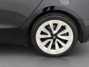 Tesla Model 3 bild 33