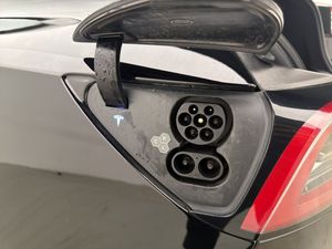 Tesla Model 3 bild 31
