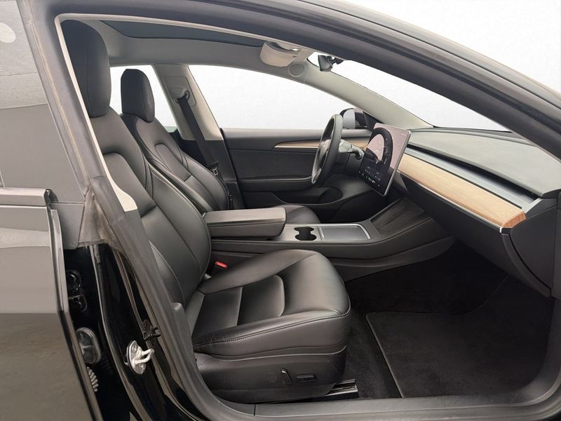 Tesla Model 3 bild 28