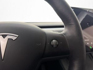 Tesla Model 3 bild 17
