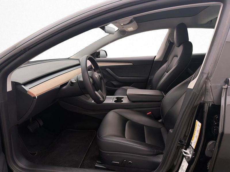 Tesla Model 3 bild 12
