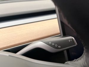 Tesla Model 3 bild 18