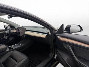 Tesla Model 3 bild 27