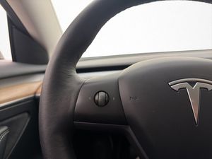 Tesla Model 3 bild 16