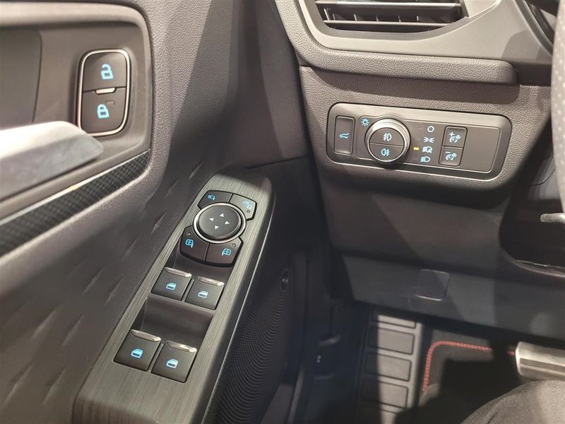 Ford Kuga bild 18