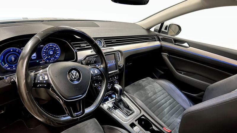 Volkswagen Passat bild 6
