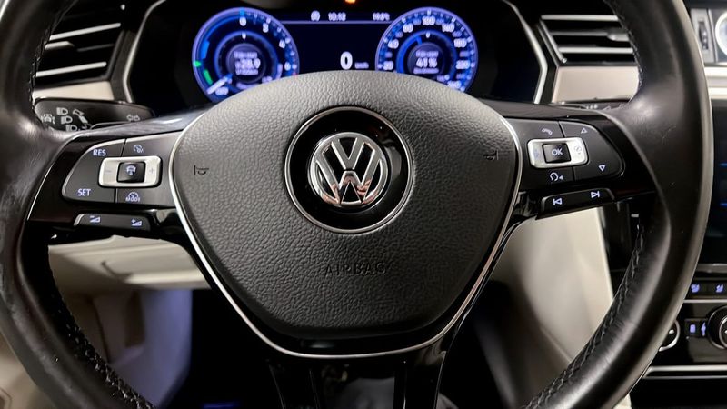 Volkswagen Passat bild 18