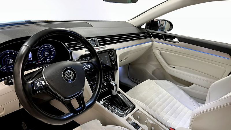 Volkswagen Passat bild 7