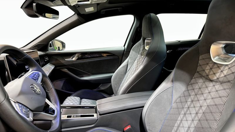 Volkswagen Passat bild 8