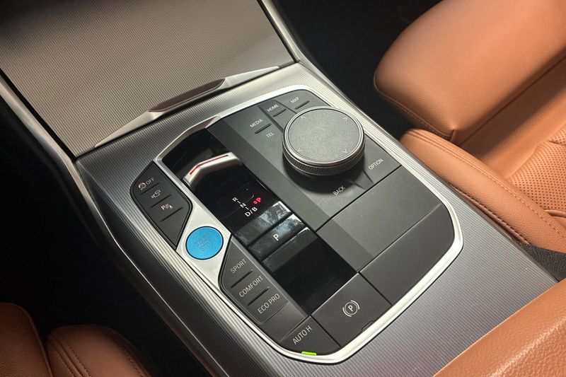 BMW i4 bild 25