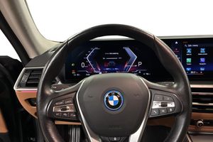 BMW i4 bild 13