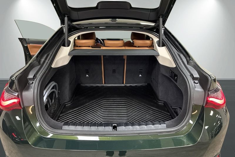 BMW i4 bild 17