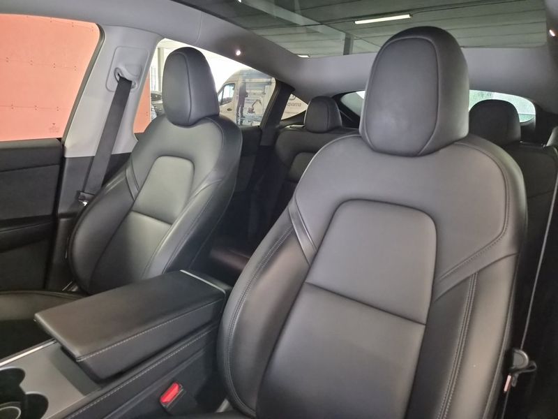 Tesla Model Y bild 12