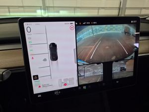 Tesla Model Y bild 19