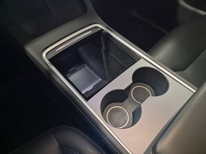 Tesla Model Y bild 16
