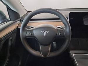 Tesla Model Y bild 15