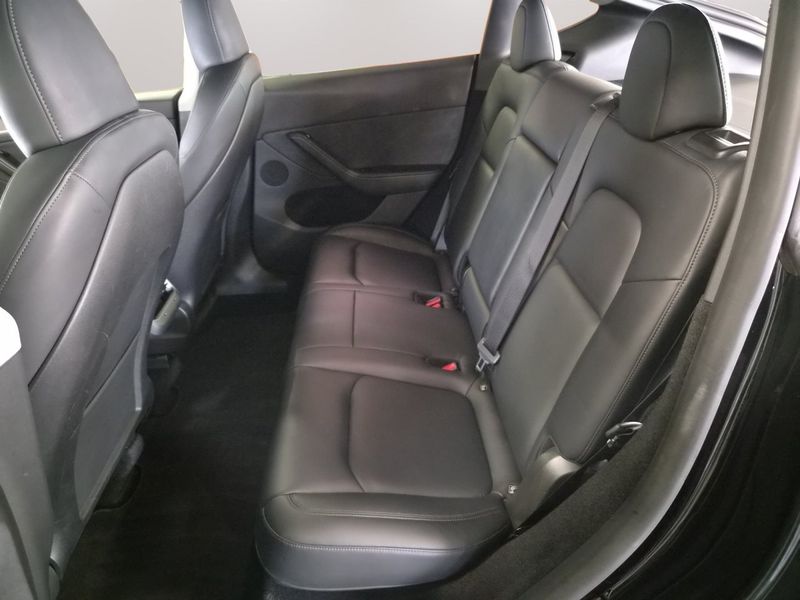 Tesla Model Y bild 11