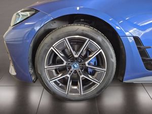 BMW i4 bild 9