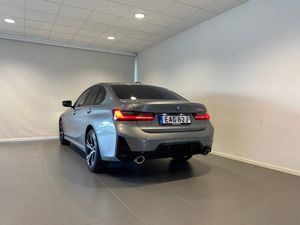 BMW 330 bild 11