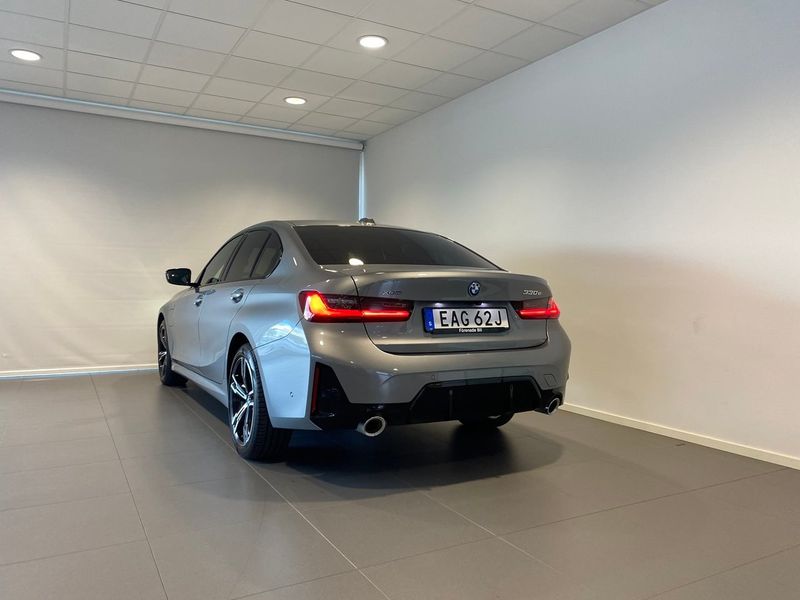 BMW 330 bild 11