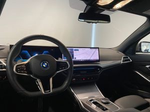 BMW 330 bild 6