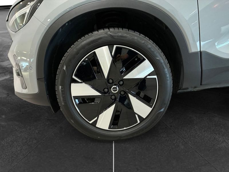 Volvo EX40 bild 8
