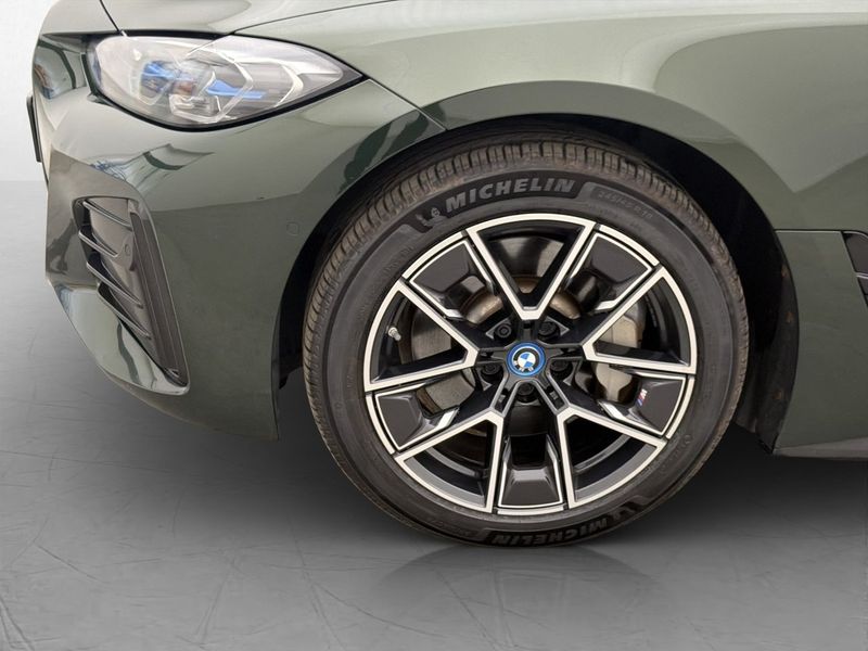 BMW i4 bild 35