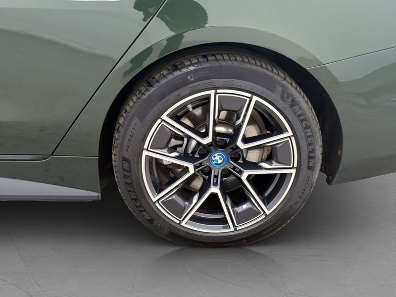 BMW i4 bild 36