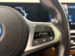 BMW i4 bild 21