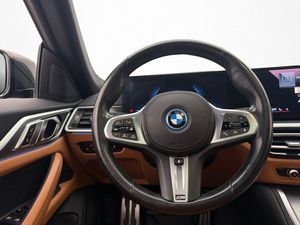 BMW i4 bild 16