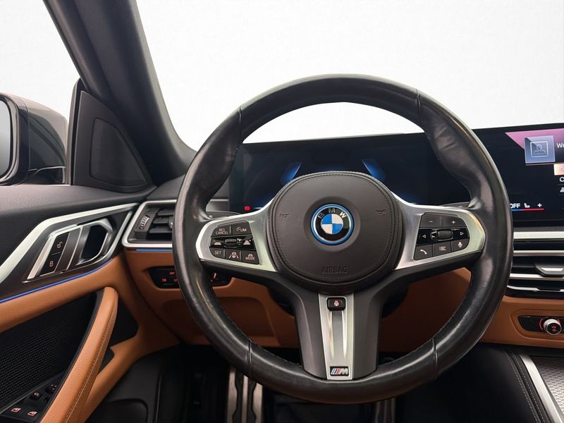 BMW i4 bild 16