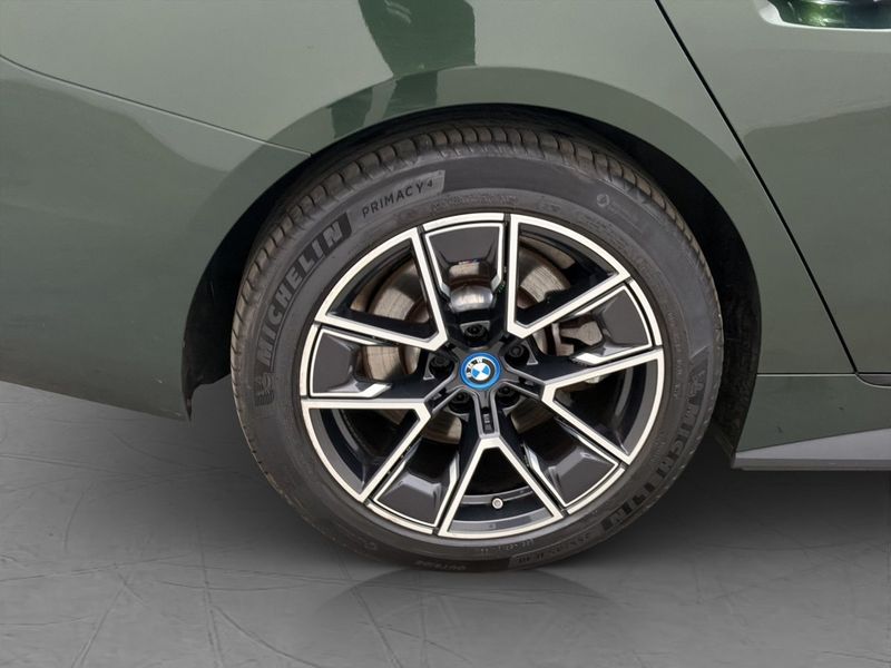 BMW i4 bild 37