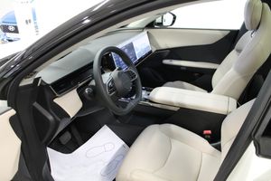 Mazda CX-6e bild 8