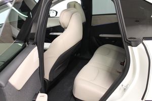 Mazda CX-6e bild 6