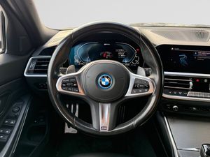 BMW 330 bild 13