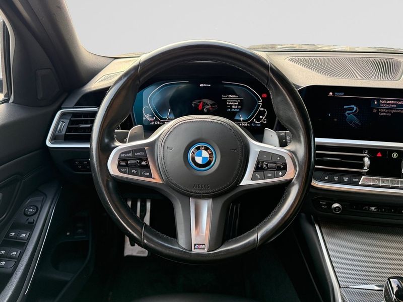 BMW 330 bild 13