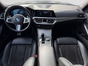 BMW 330 bild 11