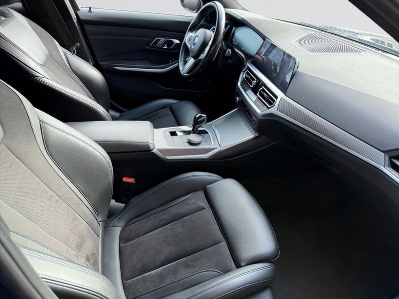 BMW 330 bild 15