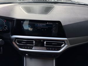 BMW 330 bild 12