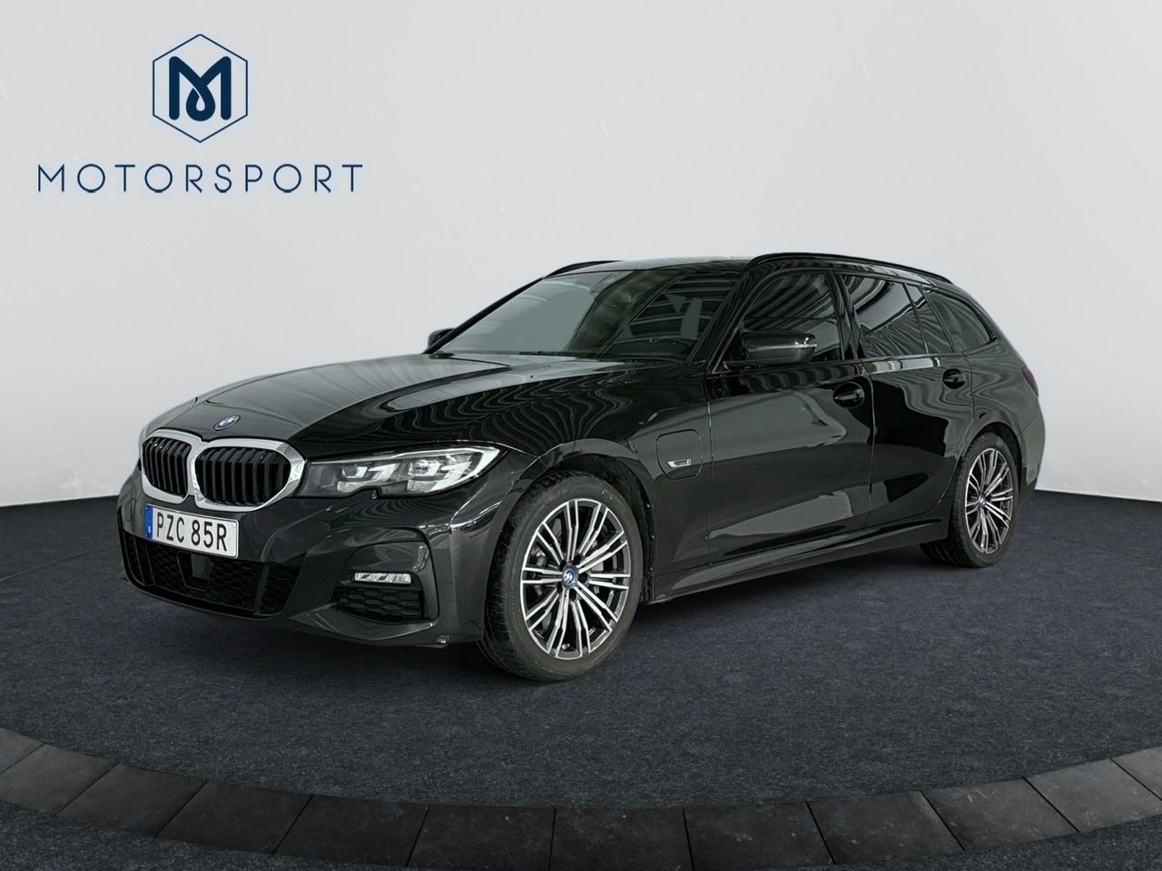 BMW 330