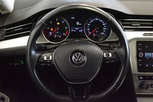Volkswagen Passat bild 18