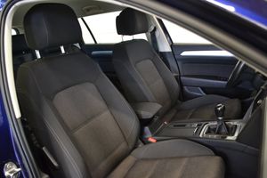 Volkswagen Passat bild 11