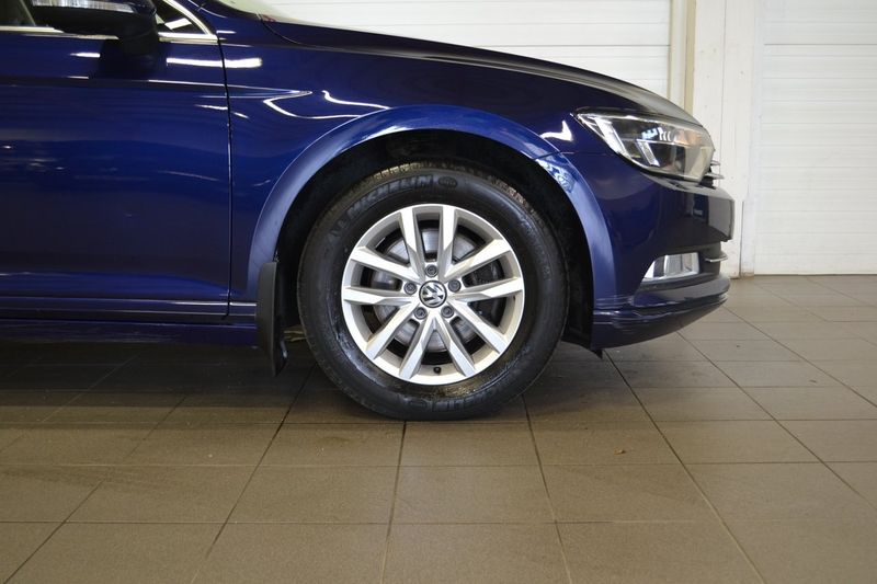 Volkswagen Passat bild 8