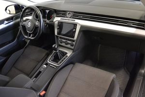Volkswagen Passat bild 9