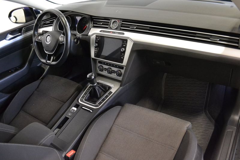 Volkswagen Passat bild 9