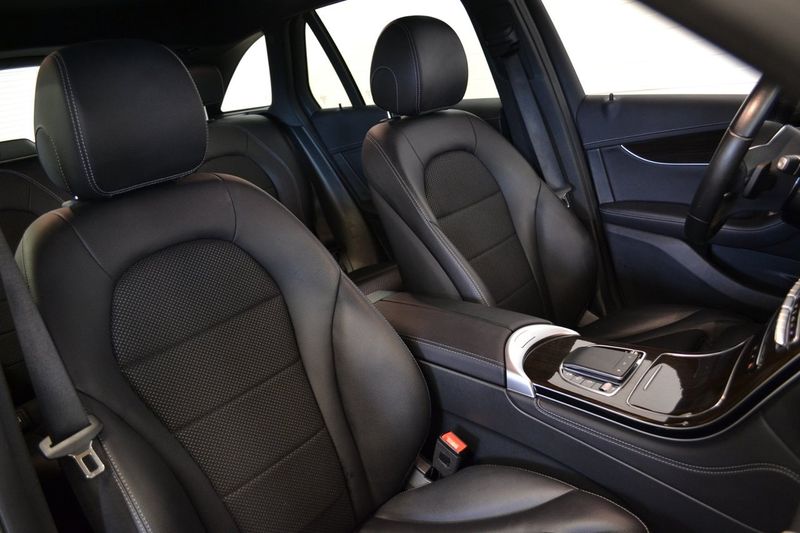 Mercedes GLC300 bild 11