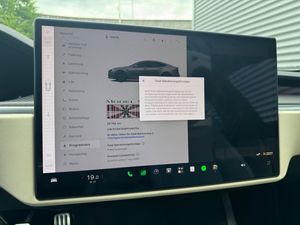 Tesla Model S bild 17