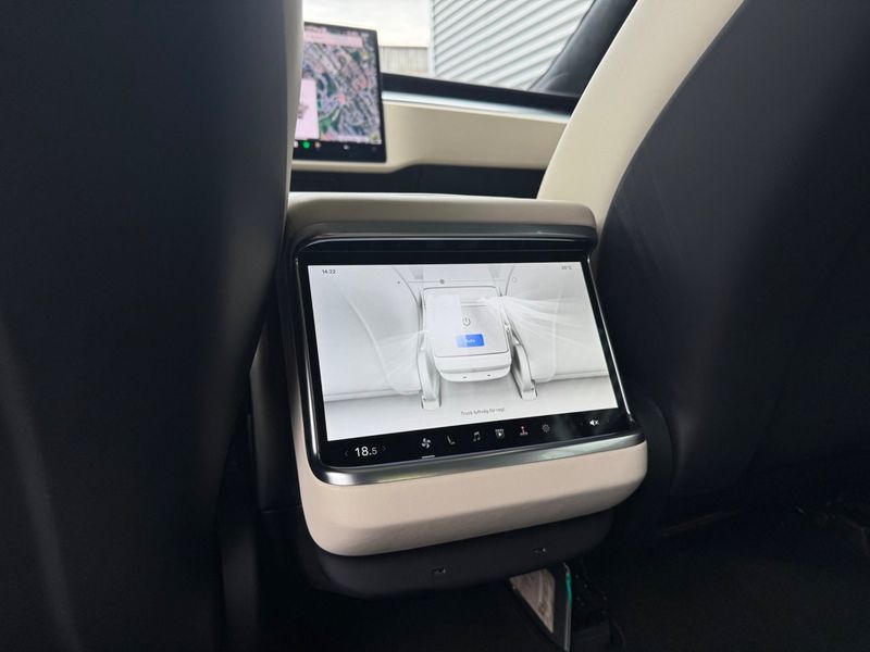 Tesla Model S bild 13